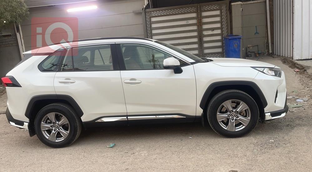 تويوتا راف 4